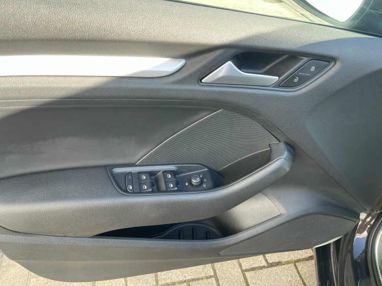 Audi A3 1.6 TDi | NAVI, ZETELVERWARMING, PDC, AIRCO, LEDER Garage Nico Vanderheeren BV